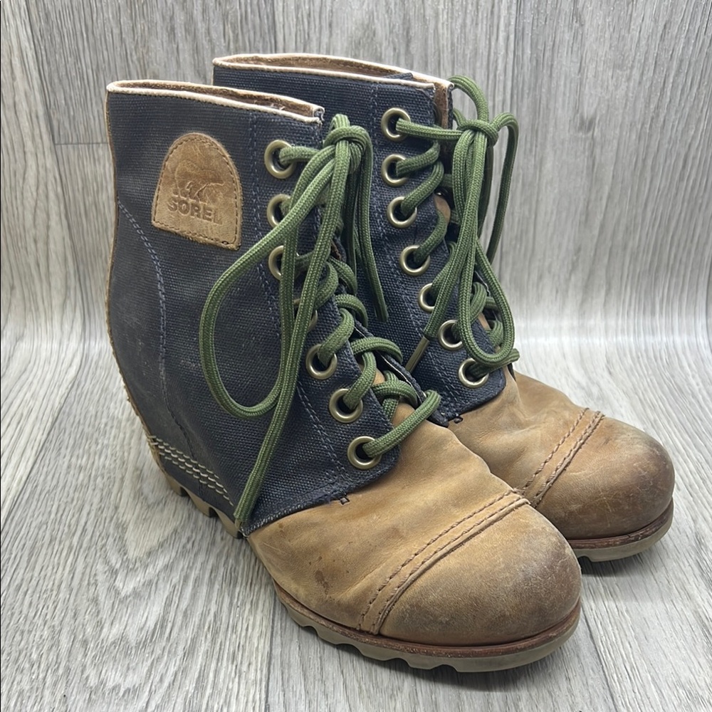 Sorel Blue and Tan Lace-Up Wedge Boots